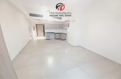 Apartment - 1 Bathroom for rent in Dubai Investment Park 1 (DIP 1) - Dubai Investment Park (DIP) - Dubai