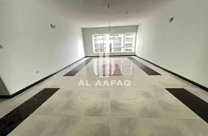 Apartment - 3 Bedrooms - 4 Bathrooms for rent in Al Majaz 1 - Al Majaz - Sharjah