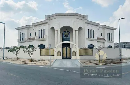 Villa - 6 Bedrooms for rent in Nad Al Sheba 4 - Nad Al Sheba - Dubai