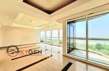 Apartment - 2 Bedrooms - 3 Bathrooms for rent in Wave tower - Corniche Road - Abu Dhabi