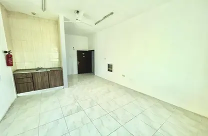 Apartment - 1 Bathroom for rent in Al Jurf Industrial 2 - Al Jurf Industrial - Ajman