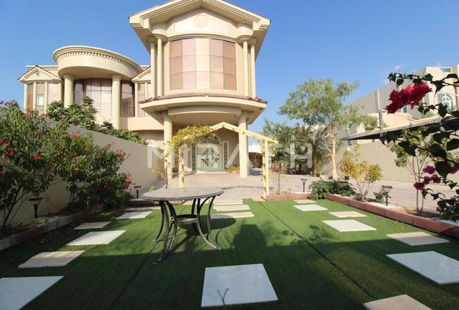 Villa - 2 Bedrooms - 2 Bathrooms for rent in Al Barsha 3 Villas - Al Barsha 3 - Al Barsha - Dubai