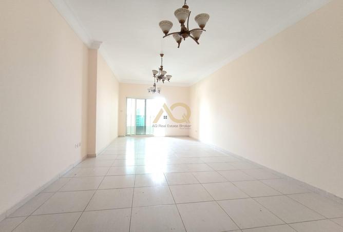 Apartment - 1 Bedroom - 2 Bathrooms for rent in Taliatela Street - Al Nahda - Sharjah