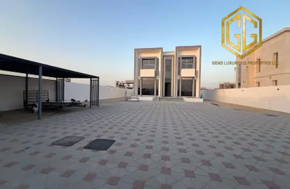 Villa - 5 Bedrooms - 6 Bathrooms for rent in Al Aweer 1 - Al Aweer - Dubai