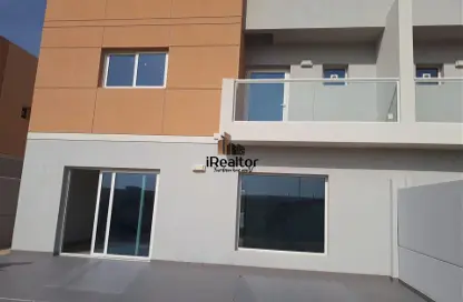 Townhouse - 2 Bedrooms - 3 Bathrooms for rent in Manazel Al Reef 2 - Al Samha - Abu Dhabi