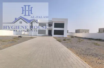 Villa - 5 Bedrooms - 7 Bathrooms for rent in Umm Al Quwain Marina - Umm Al Quwain