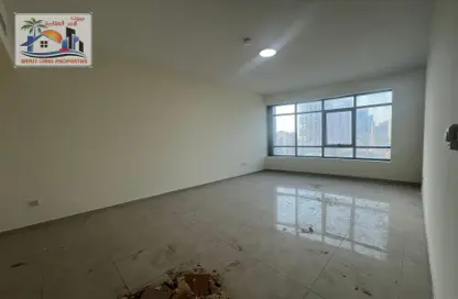 Apartment - 2 Bedrooms - 2 Bathrooms for rent in Al Telal Building - Al Majaz 2 - Al Majaz - Sharjah