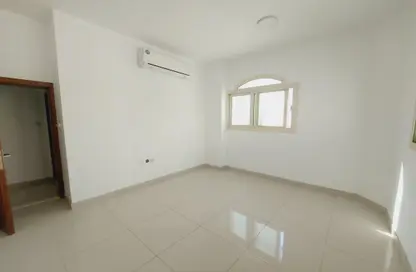 Apartment - 2 Bedrooms - 1 Bathroom for rent in Al Butina B - Al Butina - Sharjah