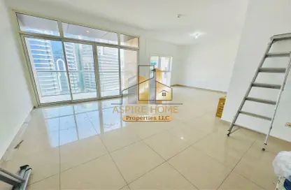 Apartment - 3 Bedrooms - 5 Bathrooms for rent in UBL Tower - Khalifa Street - Abu Dhabi