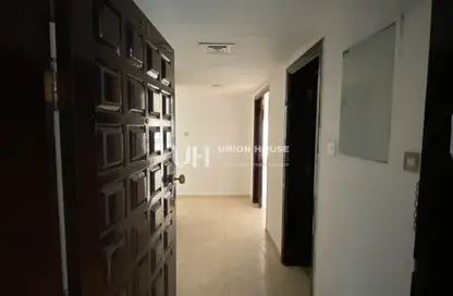 Apartment - 3 Bedrooms - 3 Bathrooms for rent in Al Falah Street - City Downtown - Abu Dhabi