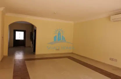 Villa - 3 Bedrooms - 4 Bathrooms for rent in Shakhbout City - Abu Dhabi