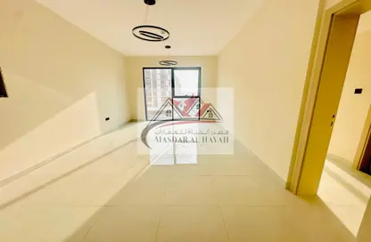 Apartment - 1 Bedroom - 2 Bathrooms for rent in Muwaileh 29 Building - Muwaileh - Sharjah