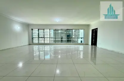 Apartment - 4 Bedrooms - 5 Bathrooms for rent in Al Ahlia tower - Al Khalidiya - Abu Dhabi