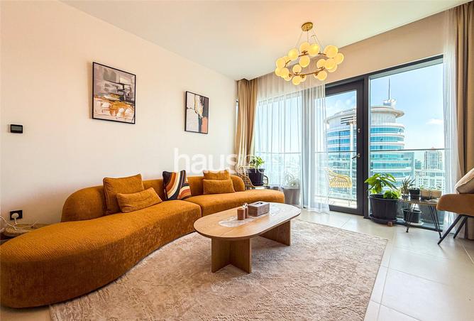 Apartment - 2 Bedrooms - 2 Bathrooms for sale in Vida Residences Dubai Marina - Dubai Marina - Dubai