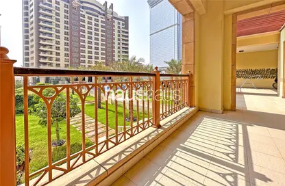 Apartment - 2 Bedrooms - 3 Bathrooms for sale in Marina Residences 6 - Marina Residences - Palm Jumeirah - Dubai