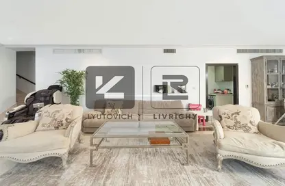 Apartment - 4 Bedrooms - 6 Bathrooms for sale in Rimal 1 - Rimal - Jumeirah Beach Residence - Dubai