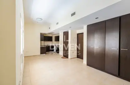 Apartment - 1 Bathroom for rent in Al Thamam 02 - Al Thamam - Remraam - Dubai