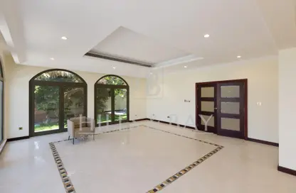 Villa - 4 Bedrooms - 6 Bathrooms for rent in Garden Homes Frond B - Garden Homes - Palm Jumeirah - Dubai