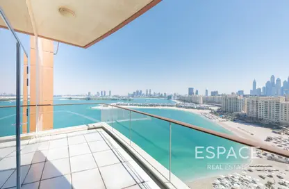 Apartment - 2 Bedrooms - 3 Bathrooms for sale in Tanzanite - Tiara Residences - Palm Jumeirah - Dubai