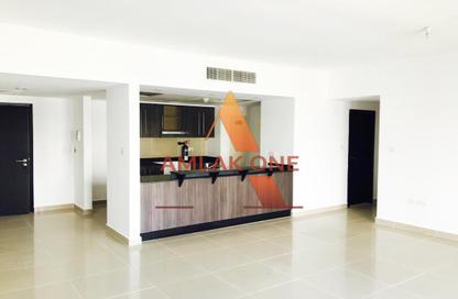 Apartment - 2 Bedrooms - 3 Bathrooms for sale in Tower 17 - Al Reef Downtown - Al Reef - Abu Dhabi