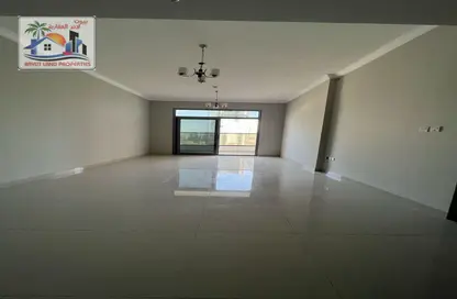 Apartment - 2 Bedrooms - 3 Bathrooms for rent in Al Burj Tower - Al Khan Lagoon - Al Khan - Sharjah