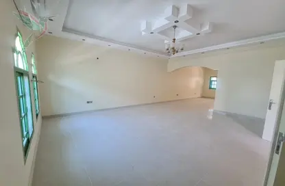 Duplex - 4 Bedrooms - 6 Bathrooms for rent in Hai Al Qalaa - Al Jaheli - Al Ain