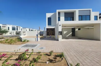 Villa - 4 Bedrooms - 5 Bathrooms for rent in Shams Townhouses - Town Square - Dubai