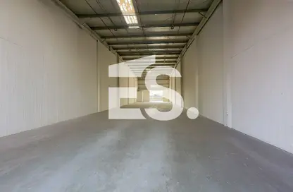 Warehouse - Studio for rent in Mussafah Industrial Area - Mussafah - Abu Dhabi