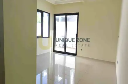 Townhouse - 3 Bedrooms - 4 Bathrooms for sale in Primrose - Damac Hills 2 - Dubai