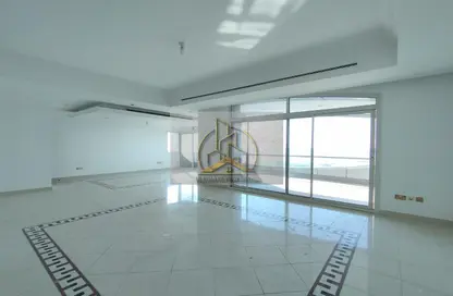 Apartment - 4 Bedrooms - 4 Bathrooms for rent in Al Mina - Abu Dhabi