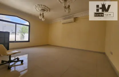 Apartment - 1 Bathroom for rent in Mushrif Gardens - Al Mushrif - Abu Dhabi