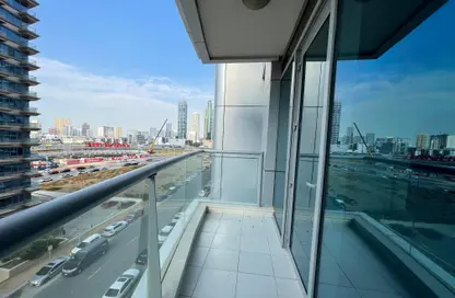 Apartment - 1 Bathroom for rent in Cricket Tower - Dubai Sports City - Dubai