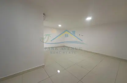 Apartment - 1 Bathroom for rent in Al Falah Street - City Downtown - Abu Dhabi