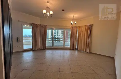 Apartment - 2 Bedrooms - 2 Bathrooms for rent in Metro Building - Al Barsha 1 - Al Barsha - Dubai