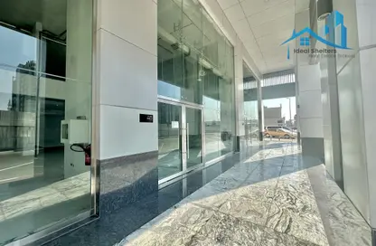 Shop - Studio for rent in Airport Road Area - Al Garhoud - Dubai