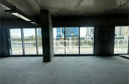 Retail - Studio for rent in Canal View Building - Al Raha Beach - Abu Dhabi