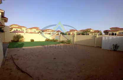 Compound - 5 Bedrooms - 7 Bathrooms for sale in Shakhbout City - Abu Dhabi