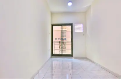 Apartment - 1 Bathroom for rent in Al Baraha - Deira - Dubai