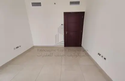 Apartment - 1 Bedroom - 1 Bathroom for rent in Zig Zag Building - Tourist Club Area - Abu Dhabi