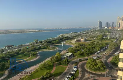 Apartment - 3 Bedrooms - 5 Bathrooms for rent in Lake View Tower - Corniche Road - Abu Dhabi