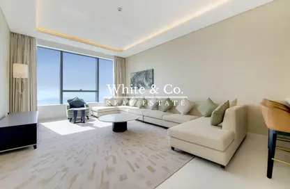 Apartment - 1 Bedroom - 2 Bathrooms for sale in The Palm Tower - Palm Jumeirah - Dubai