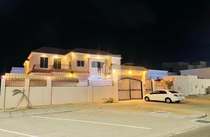 Villa - 5 Bedrooms - 7 Bathrooms for rent in Madinat Al Riyad - Abu Dhabi