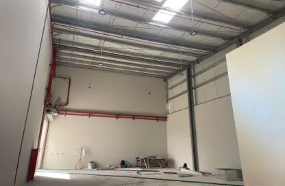 Warehouse - Studio - 1 Bathroom for rent in Umm Ramool - Dubai