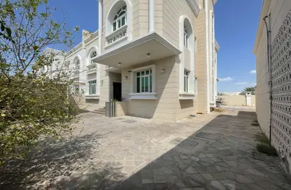 Villa - 4 Bedrooms for rent in Khalifa City A - Khalifa City - Abu Dhabi